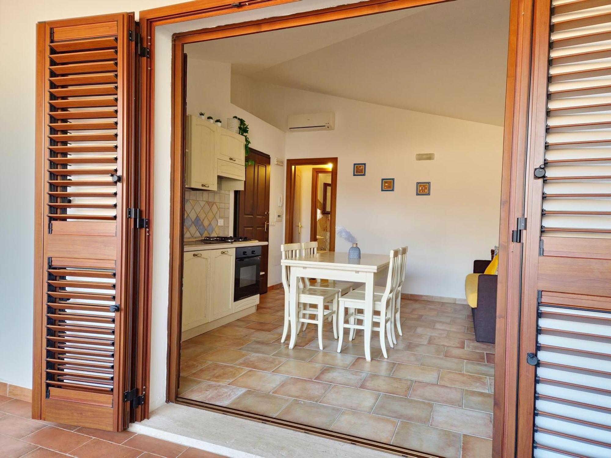 Dommos - Melodie Apartments Cala Liberotto Bagian luar foto