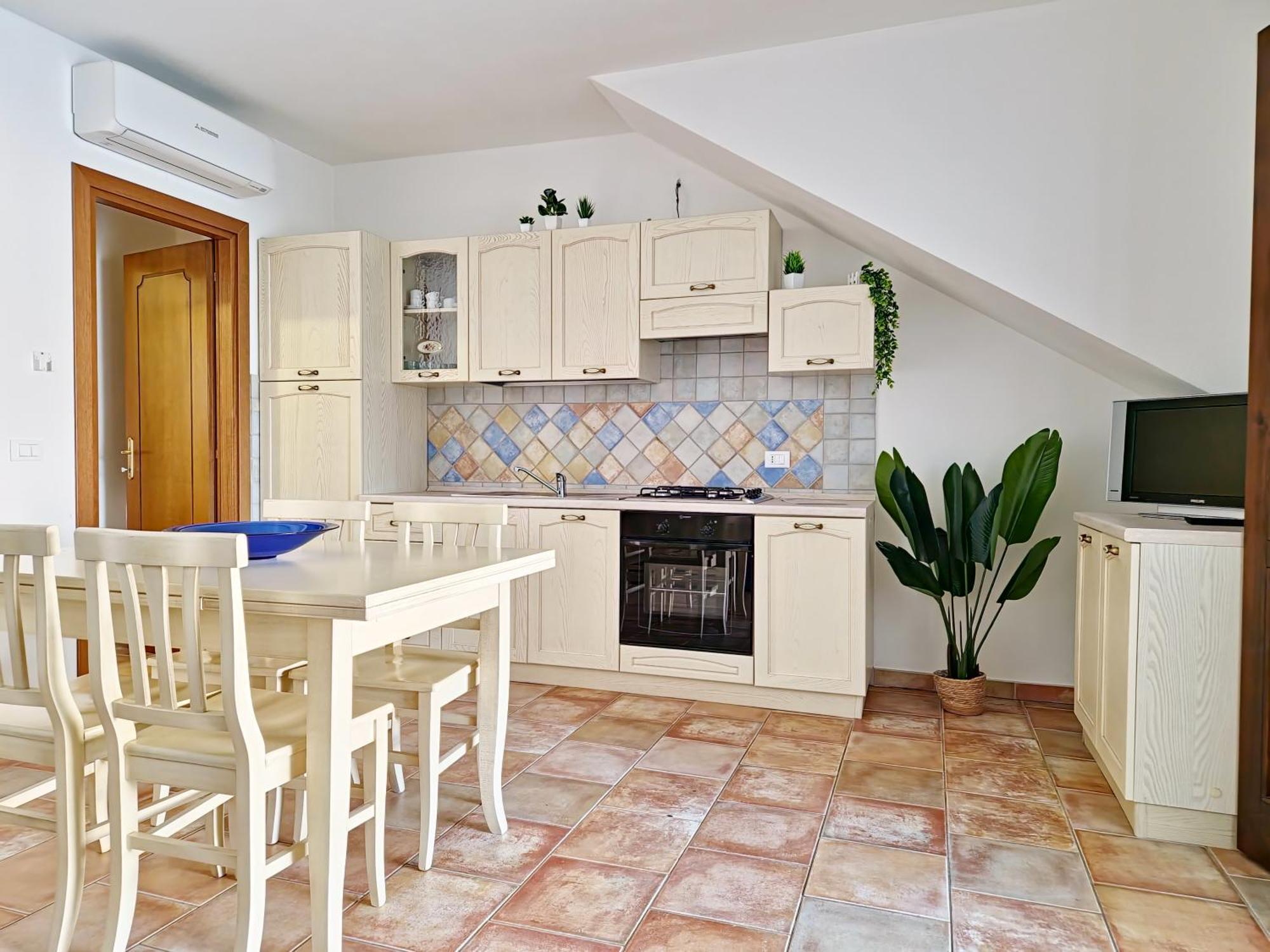 Dommos - Melodie Apartments Cala Liberotto Bagian luar foto