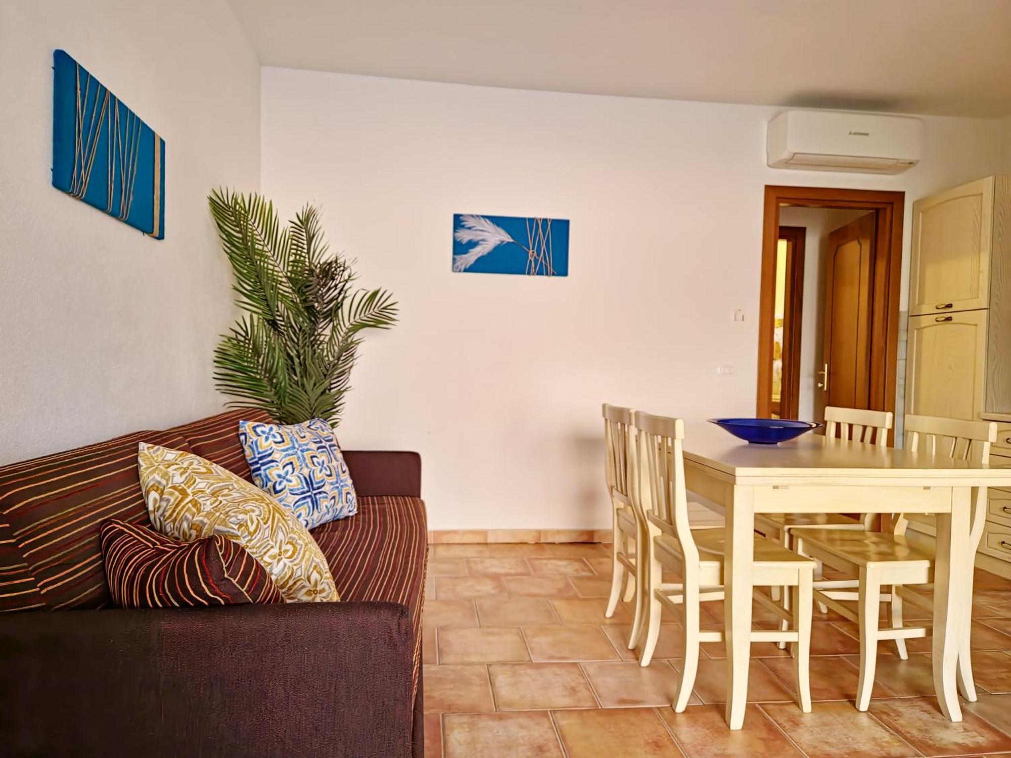 Dommos - Melodie Apartments Cala Liberotto Bagian luar foto