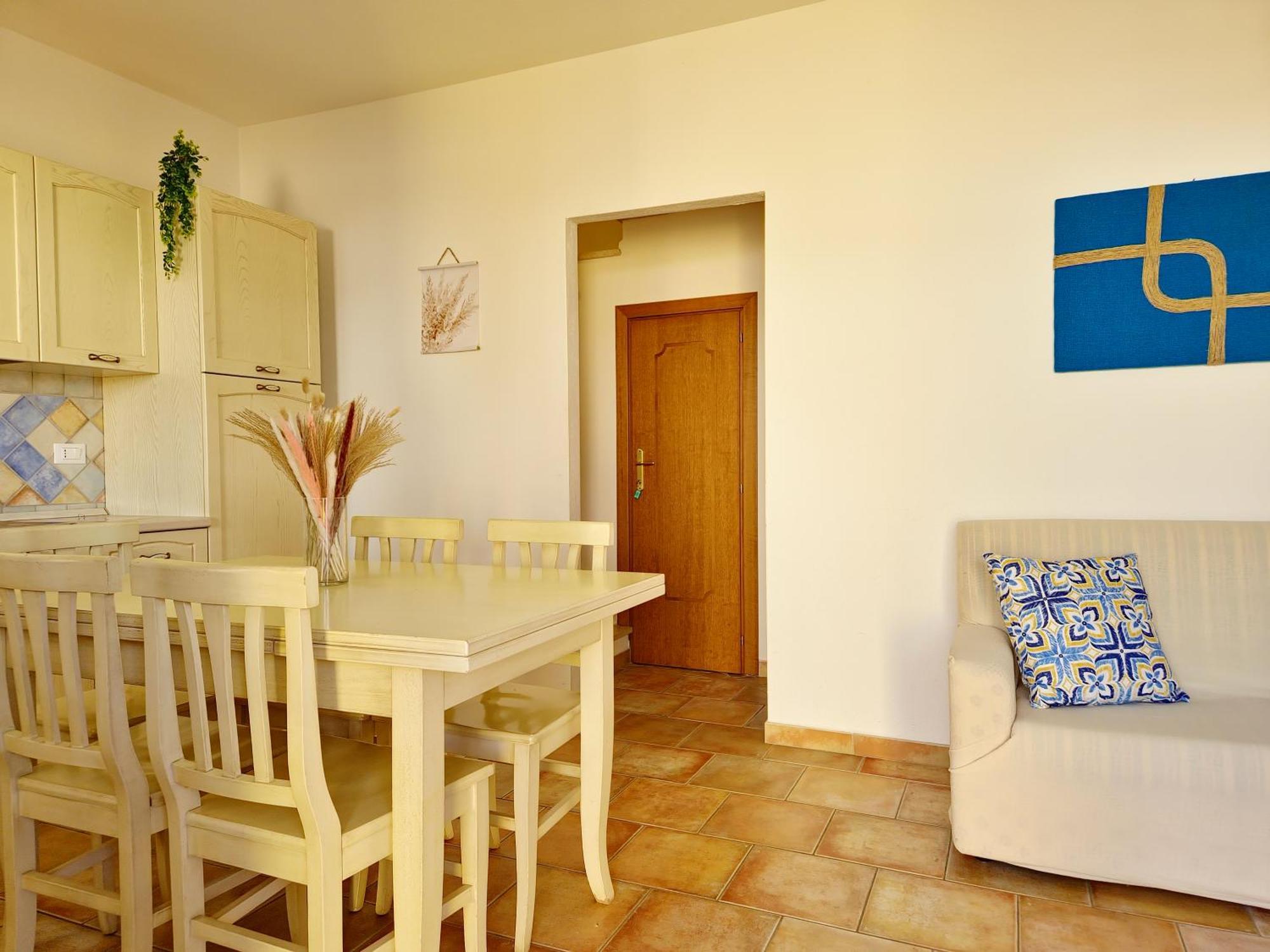 Dommos - Melodie Apartments Cala Liberotto Bagian luar foto