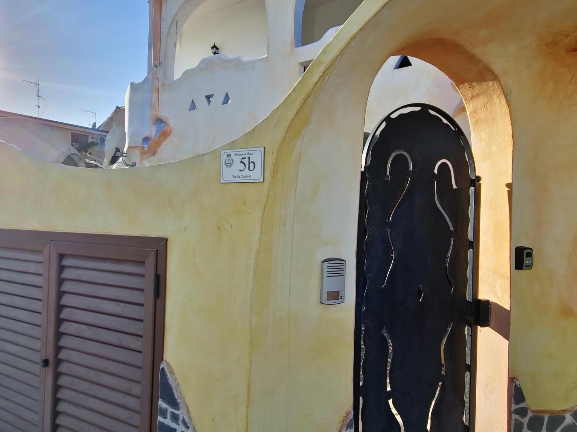 Dommos - Melodie Apartments Cala Liberotto Bagian luar foto