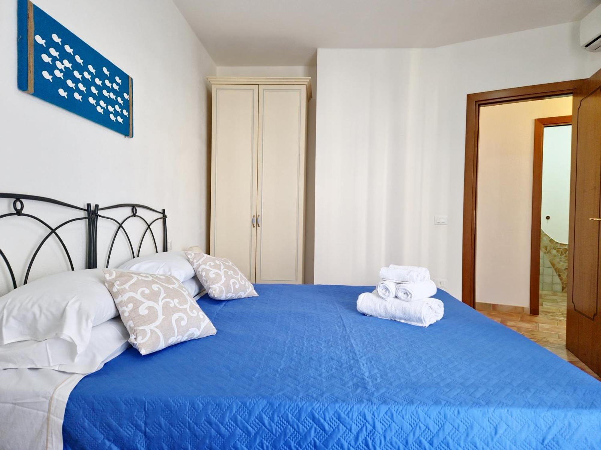 Dommos - Melodie Apartments Cala Liberotto Bagian luar foto