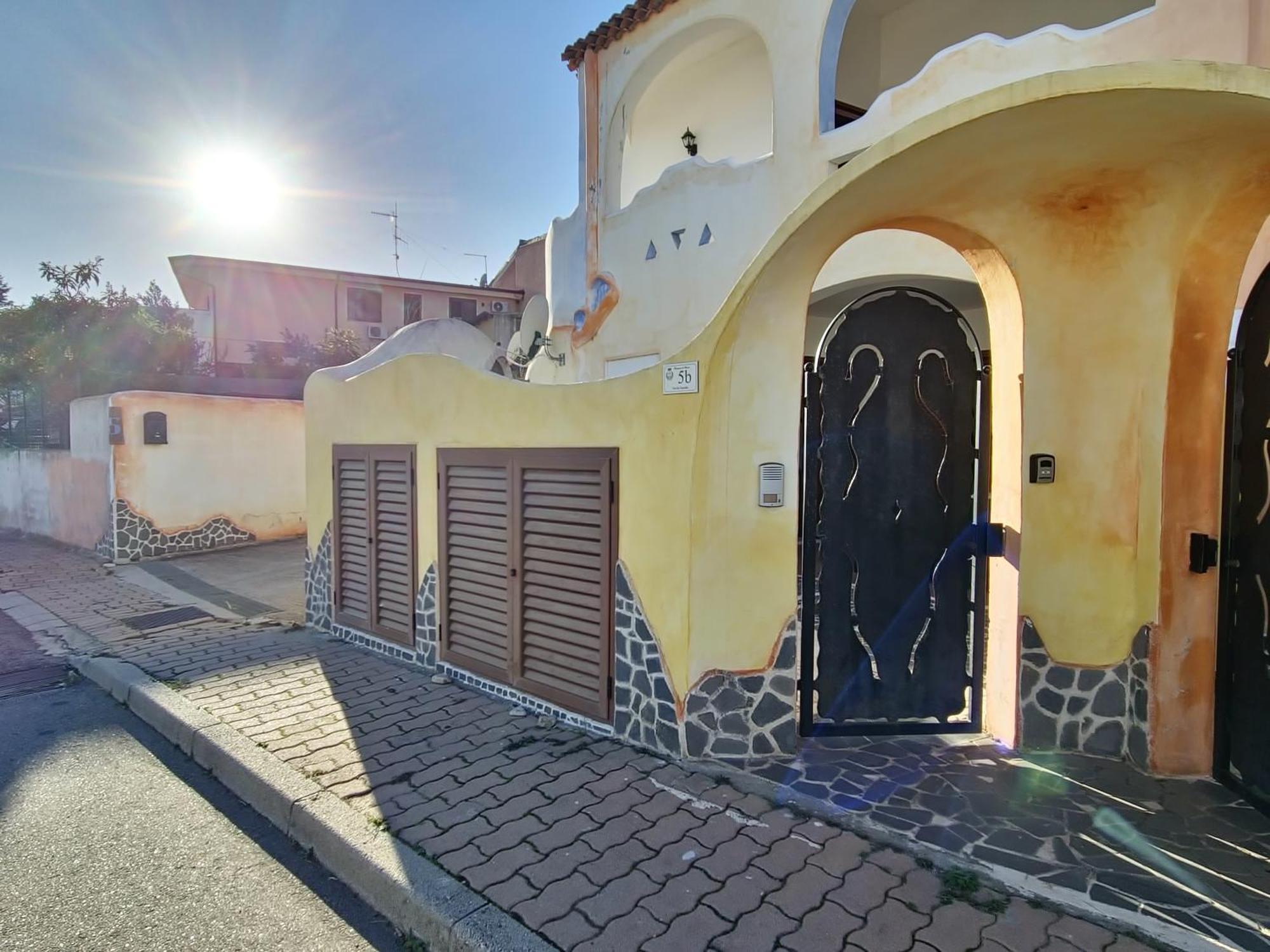 Dommos - Melodie Apartments Cala Liberotto Bagian luar foto